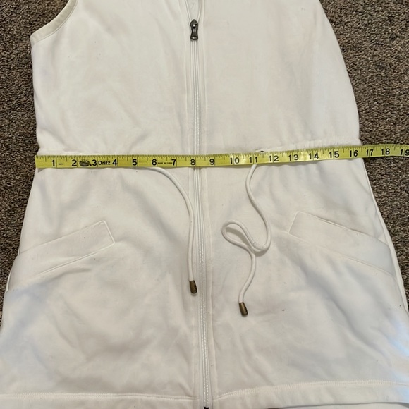 UGG Womens Vest - Picture 4 of 9